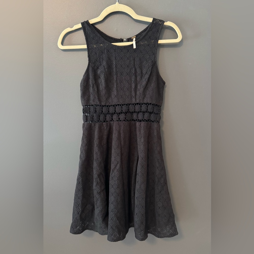 Free People Womens Size 0 Black Floral Lace Crochet Sleeveless Fit N Flare Dress